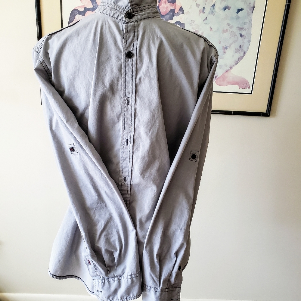 Tranquility Mayhem Gray Button Down Shirt Medium